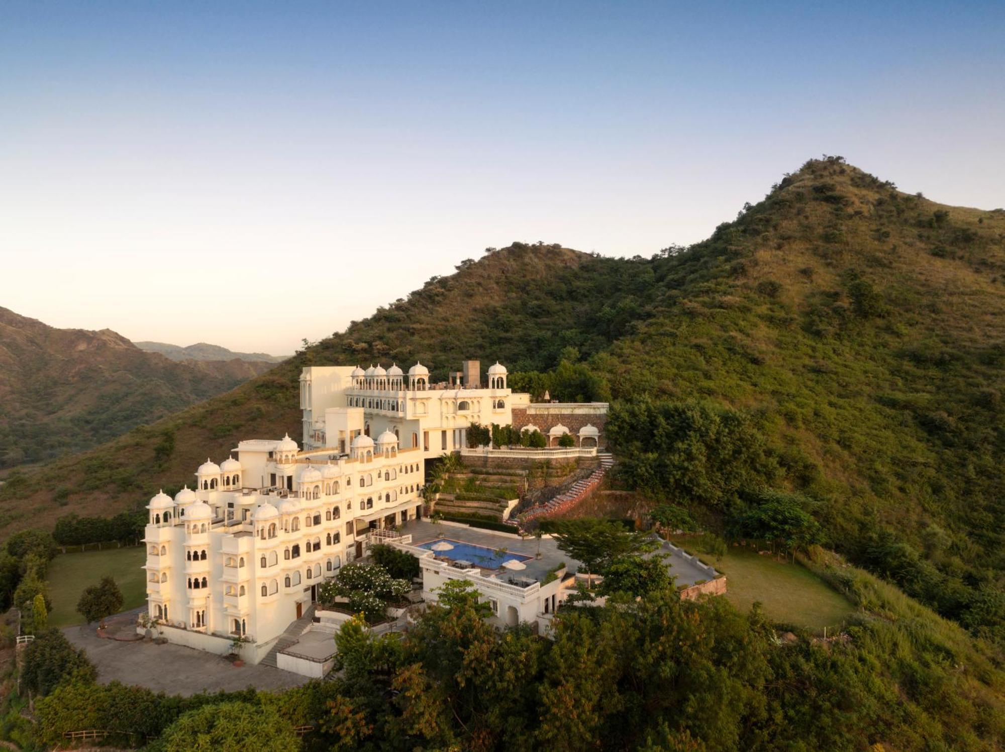 Bhairavgarh Palace ウダイプル エクステリア 写真